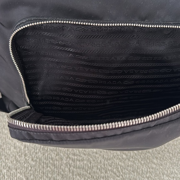 Authentic Prada Re-Nylon Baby Bag. Amazing condition! - Picture 6 of 8